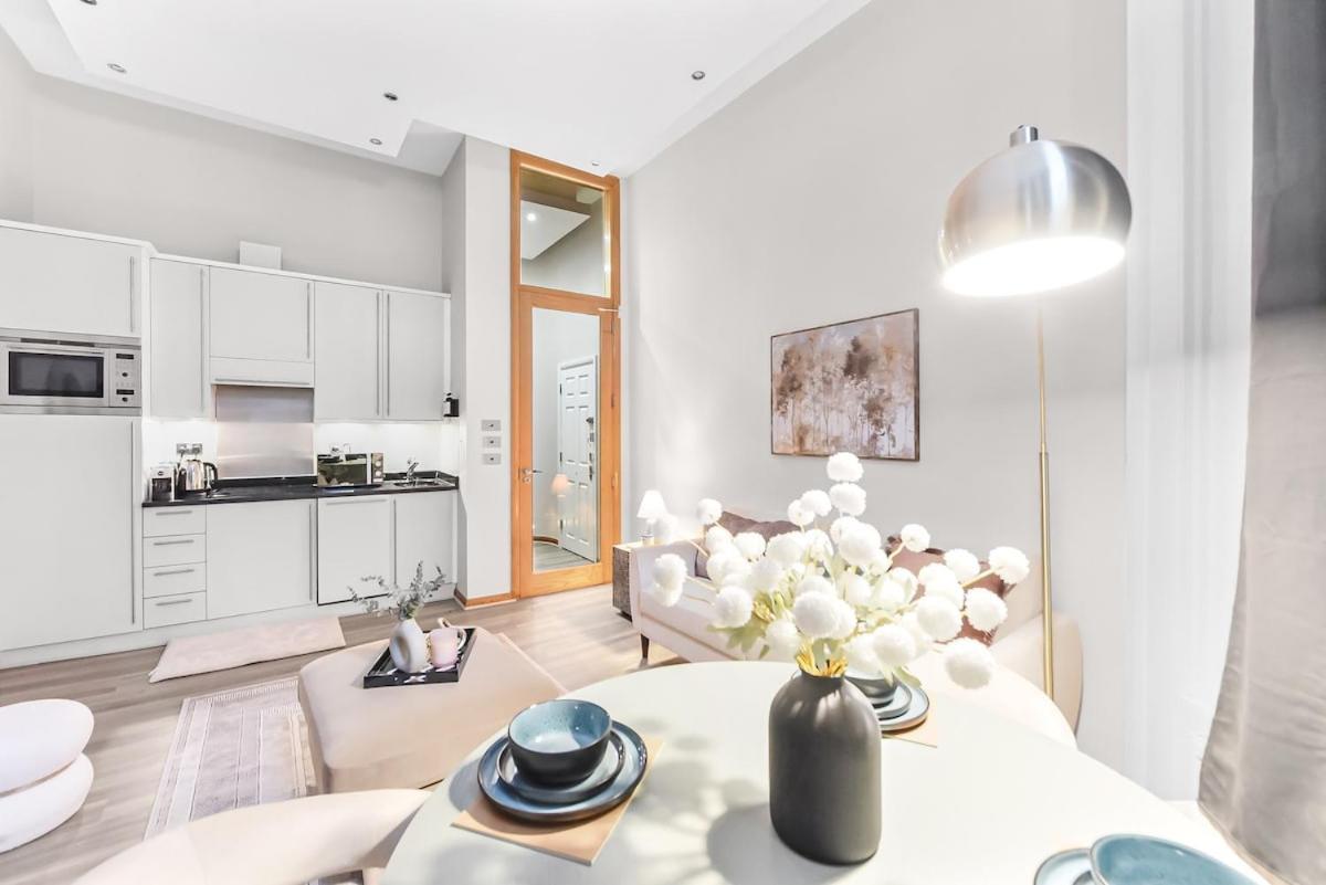 Lux Sleep 4 Flat In Earls Court Londra